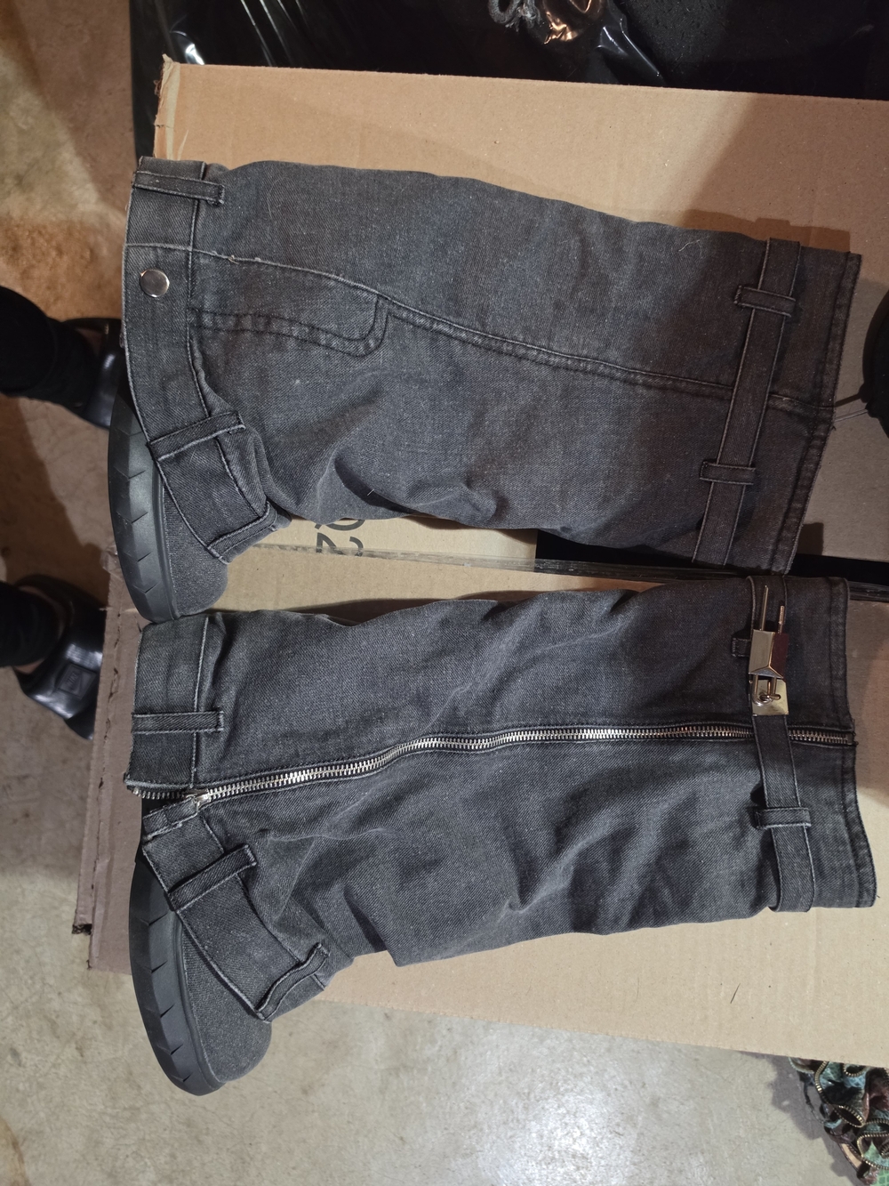 Zip-Front Fashion Jeans Boots